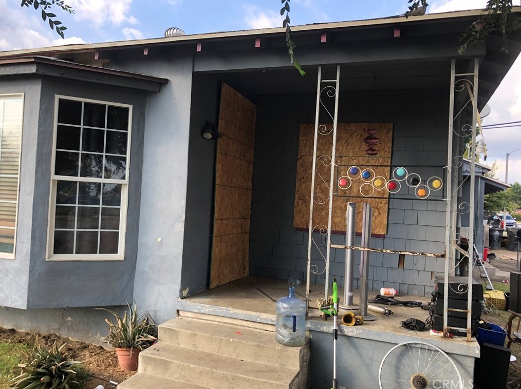 1109 E Olive St, Pomona, CA 91766