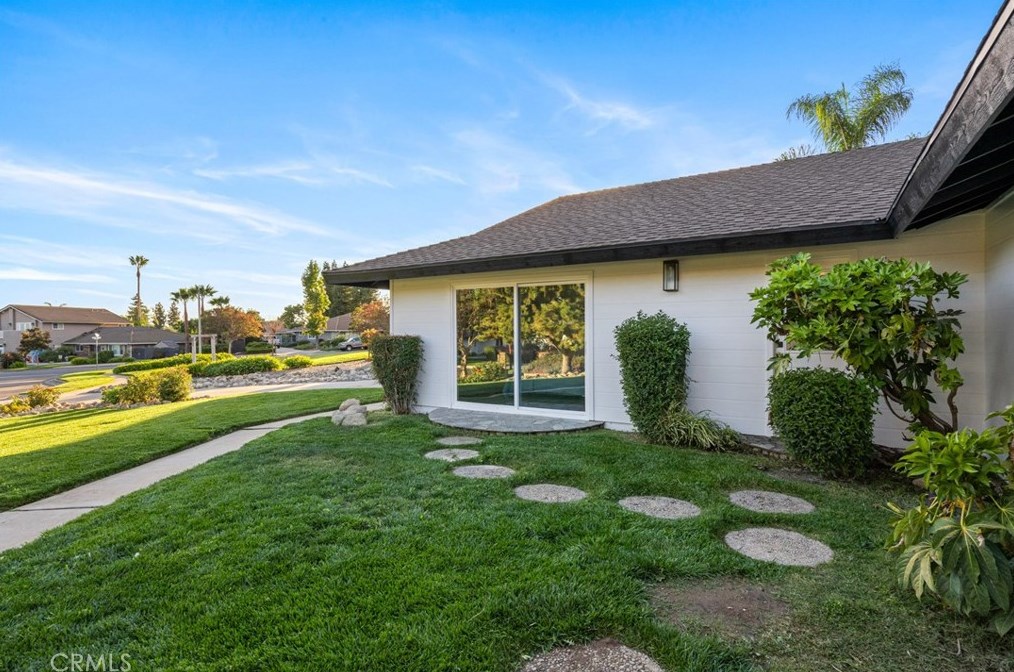2075 N Rita Ct, Upland, CA 91784
