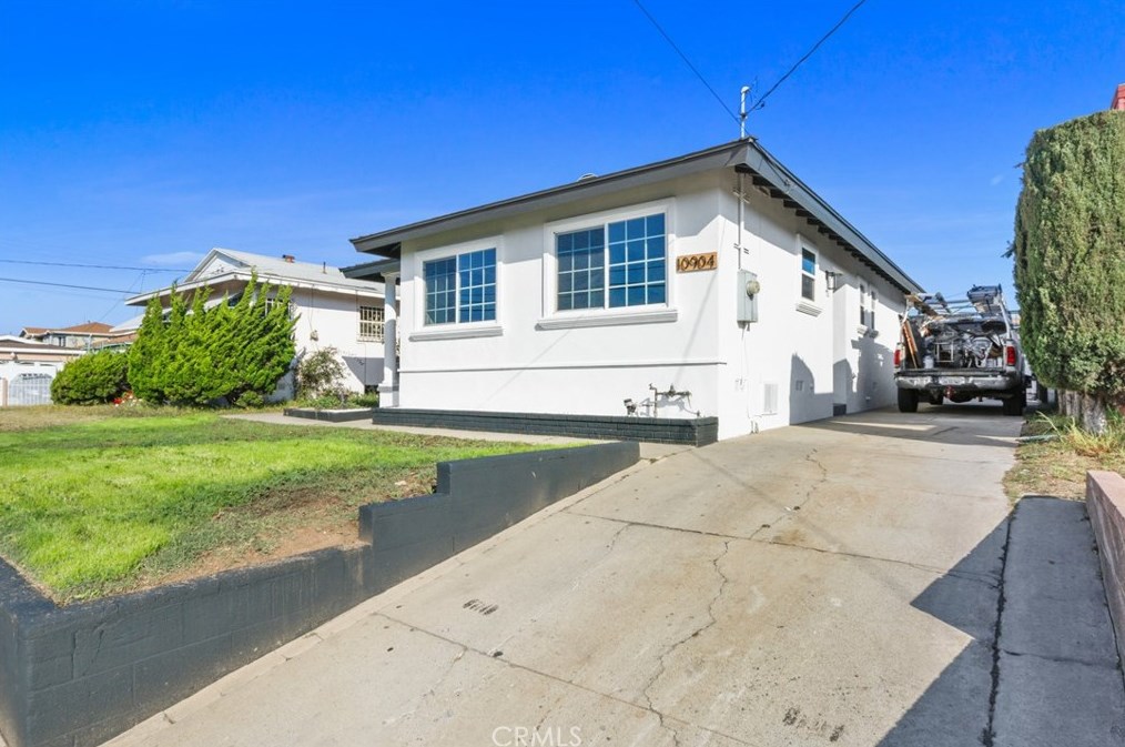 10904 Yukon Ave, Inglewood, CA 90303