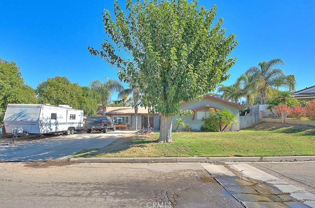 10937 Desert Sand Ave, Riverside, CA 92505