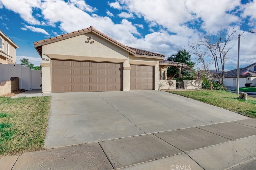1312 Daylily Dr, Beaumont, CA 92223
