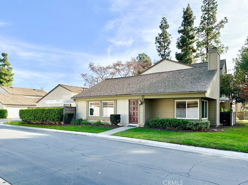 16519 Poppyglen Ln, Artesia, CA 90703-2091