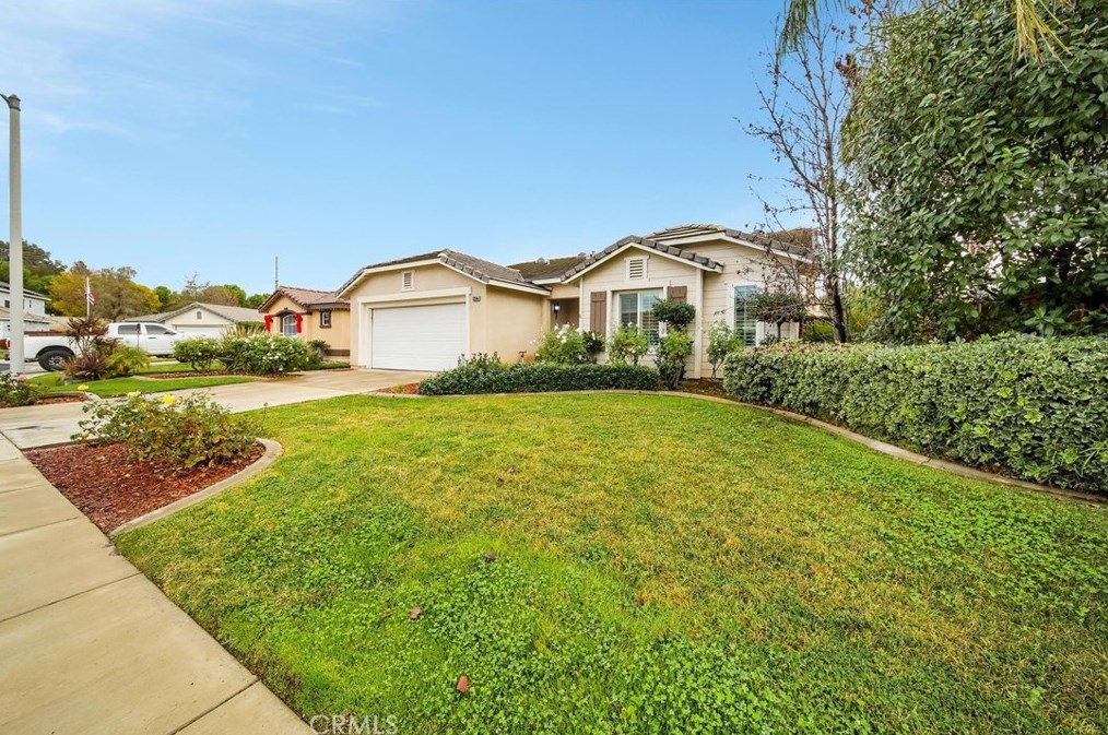 32546 Dahlia Ln, Wildomar, CA 92595-7997
