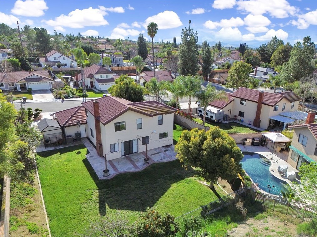 1325 Shakespeare Dr, Riverside CA  92506-5378 exterior