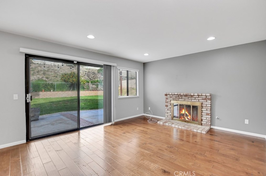 1325 Shakespeare Dr, Riverside CA  92506-5378 exterior