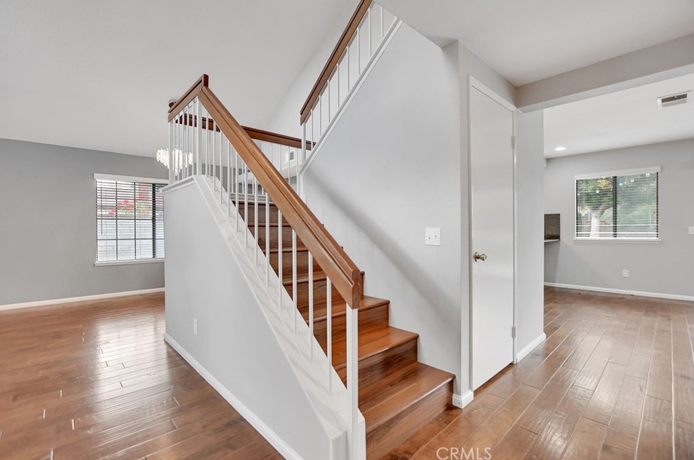 1325 Shakespeare Dr, Riverside CA  92506-5378 exterior