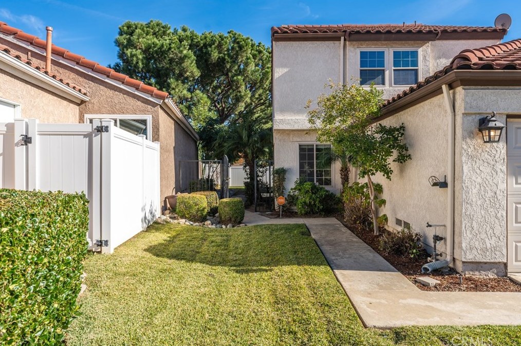 6861 Shadow Ridge Pl, Rancho Cucamonga, CA 91701