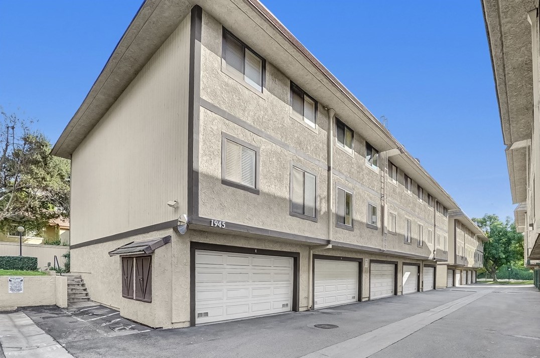 1945 Huntington Dr, Duarte CA  91010-2654 exterior