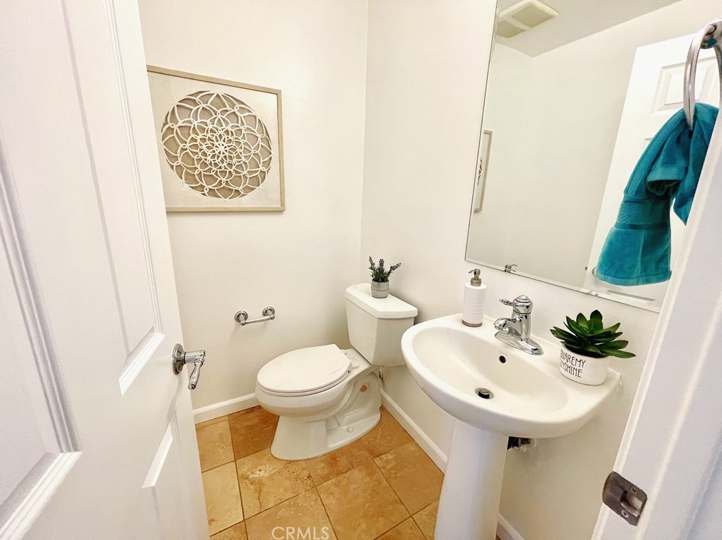 815 Tubman Dr, Oakland CA  94603-3060 exterior