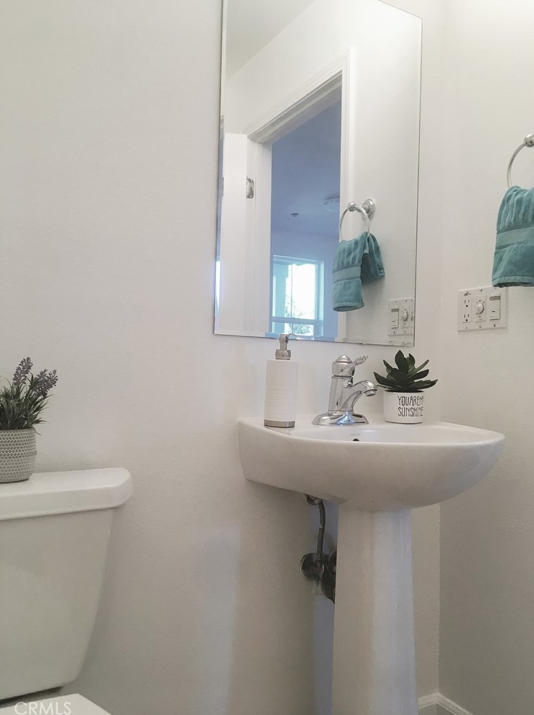 815 Tubman Dr, Oakland CA  94603-3060 exterior