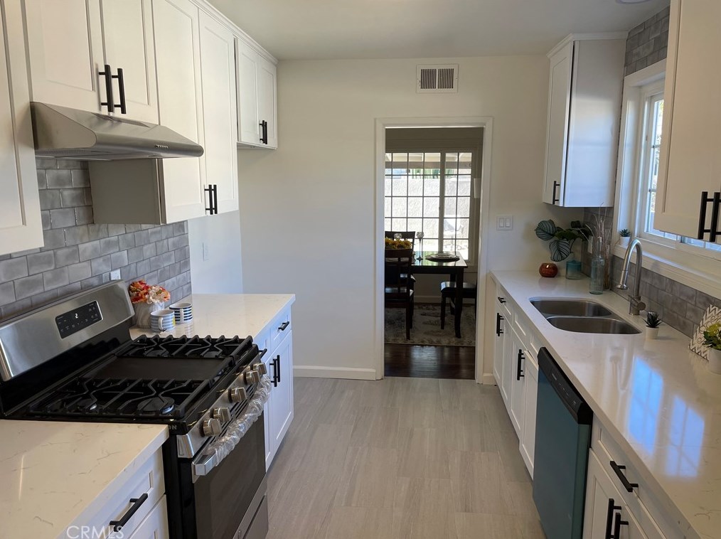 16213 Jersey Ave, Norwalk CA  90650-7030 exterior