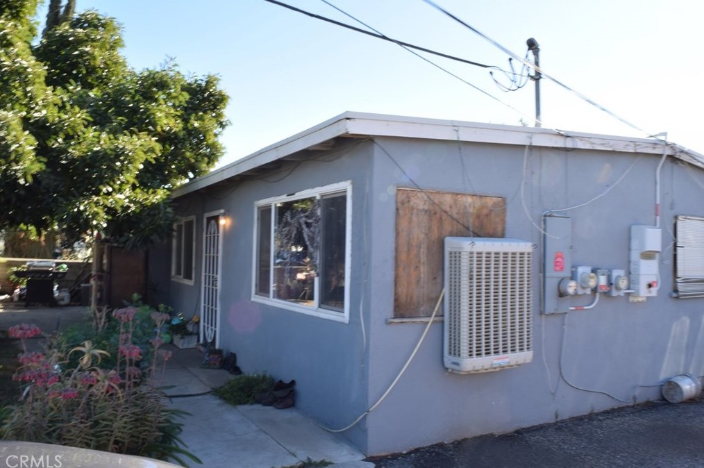 934 F St, Colton, CA 92324-2005