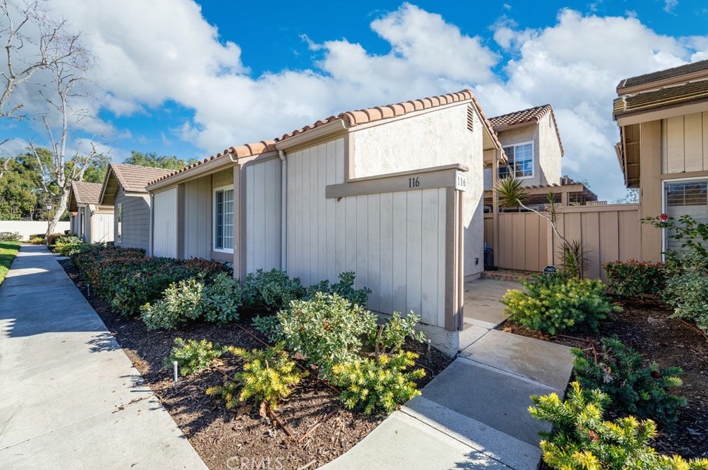 116 Tangerine, Irvine CA  92618-4579 exterior