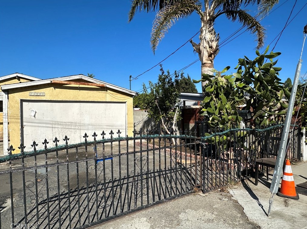 13901 Pinney St, Los Angeles, CA 91331-3624