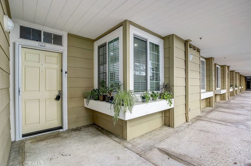 20331 Bluffside Cir #102, Huntington Beach, CA 92646