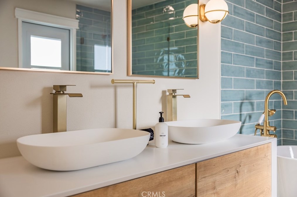 2021 Calle Candela, Fullerton CA  92833-1540 exterior