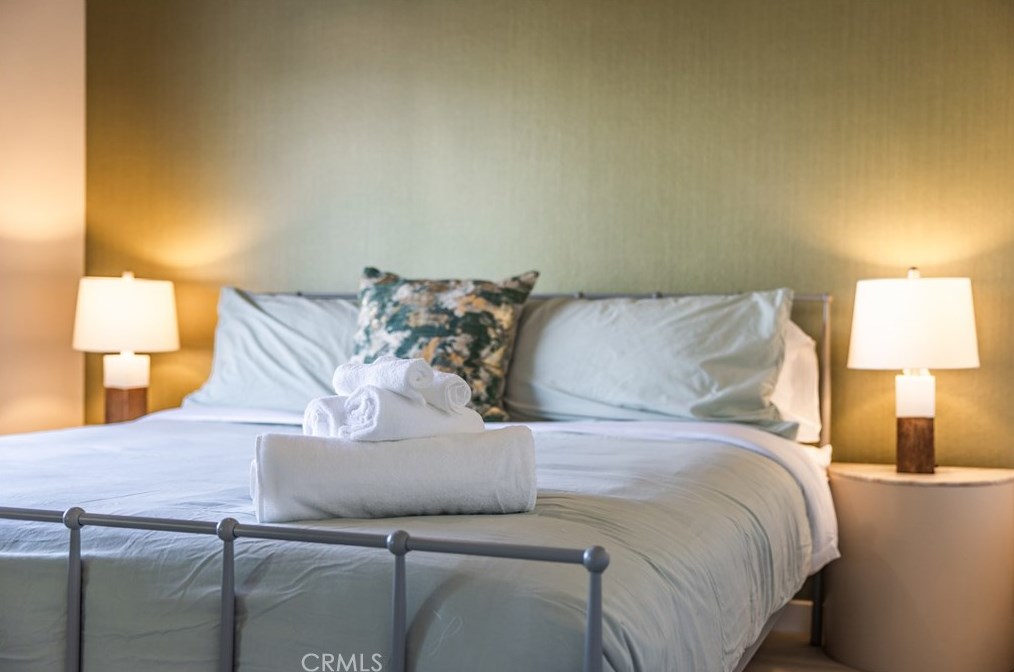 2021 Calle Candela, Fullerton CA  92833-1540 exterior