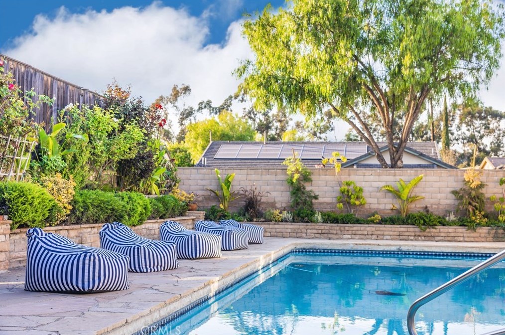 2021 Calle Candela, Fullerton CA  92833-1540 exterior