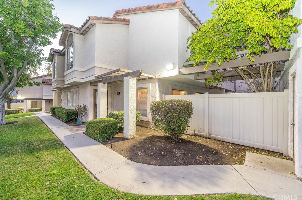 428 Golden Springs Dr, Pomona, CA 91765-1486