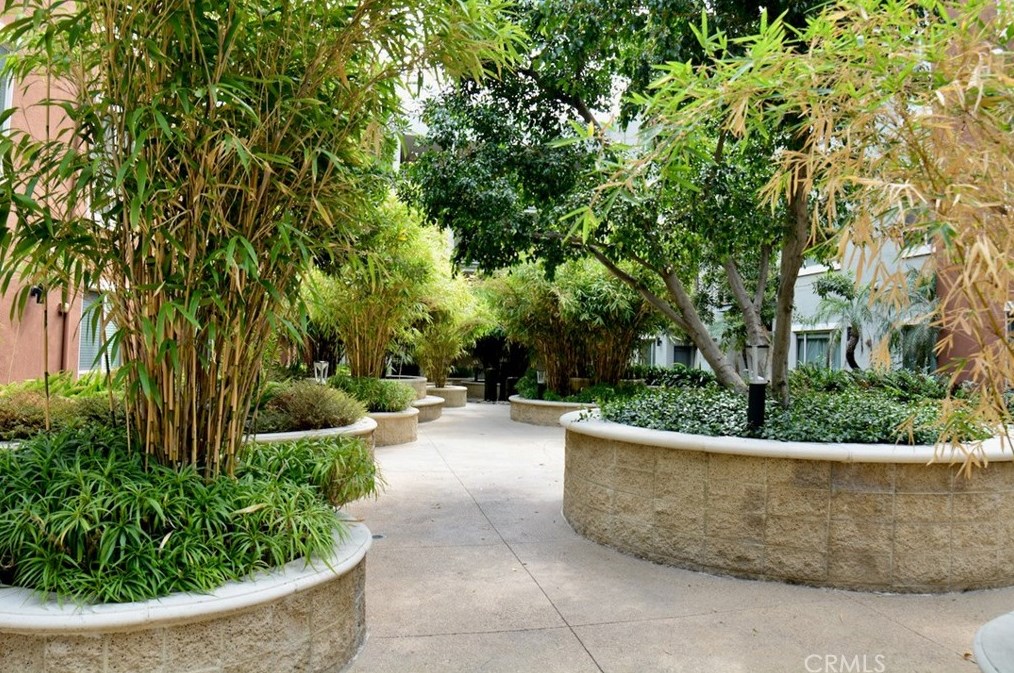 100 Alameda St, Los Angeles CA  90012-3927 exterior
