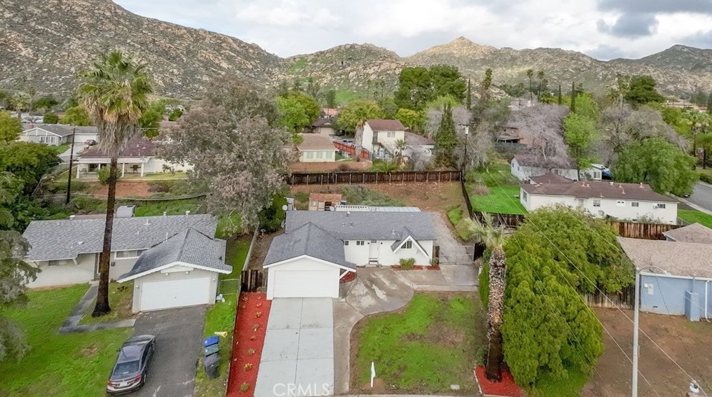 413 Alta Mesa Dr, Riverside CA  92507-3109 exterior