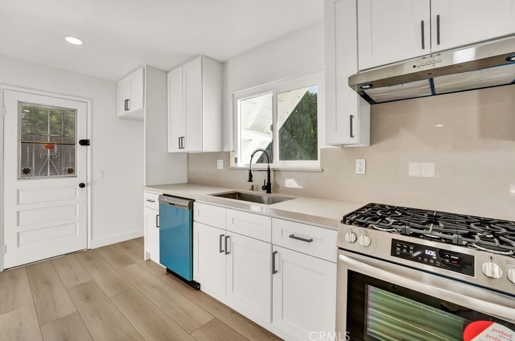 413 Alta Mesa Dr, Riverside CA  92507-3109 exterior