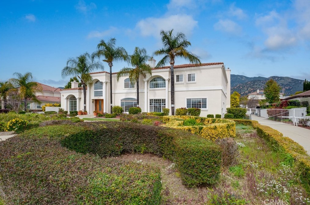 1029 E Belmont Abbey Ln, Claremont, CA 91711