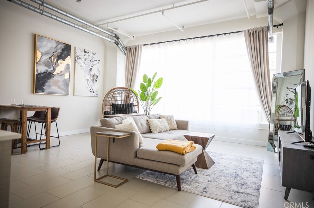 939 S Broadway #210, Los Angeles, CA 90015