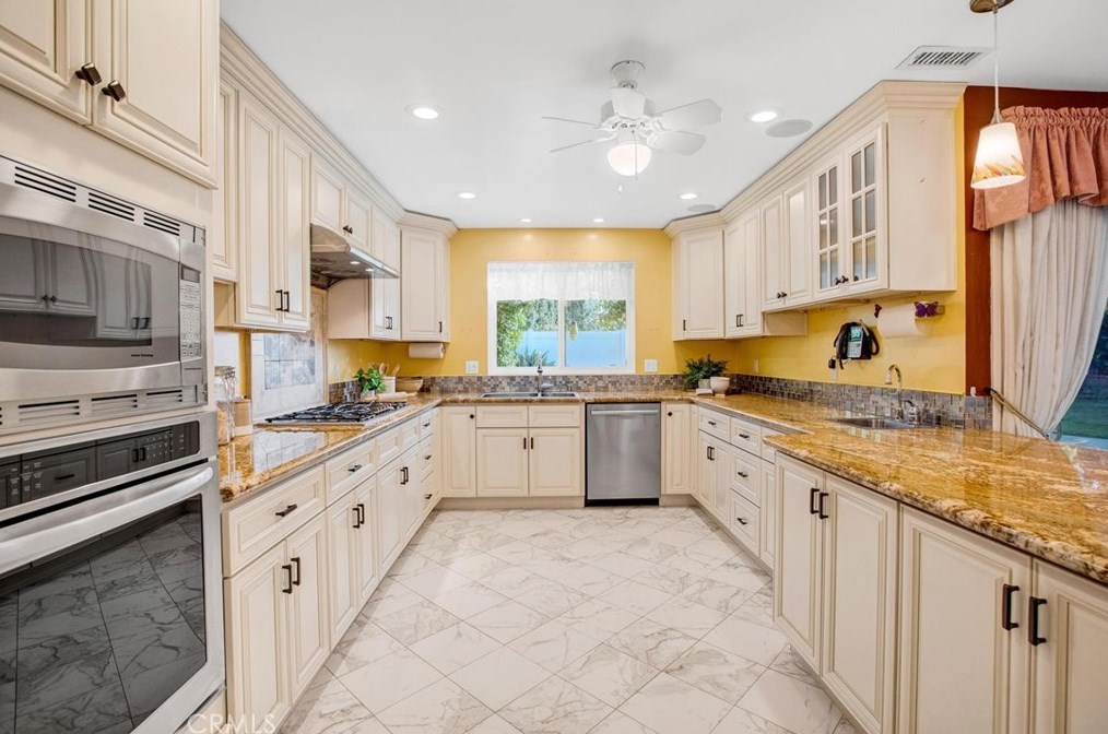 23924 Highland Valley Rd, Pomona, CA 91765
