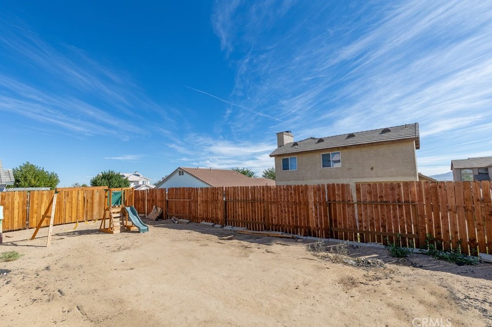 8953 Glenwood Ave, Hesperia CA  92344-8275 exterior