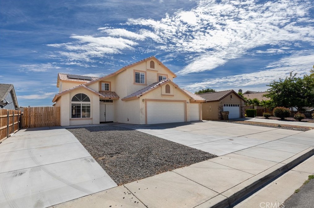 8953 Glenwood Ave, Hesperia CA  92344-8275 exterior