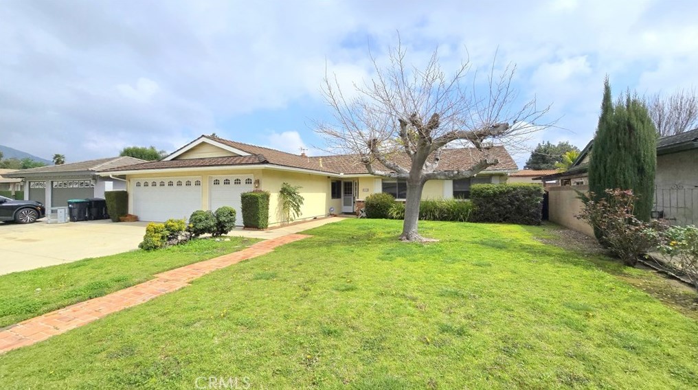 910 Bayfield Dr, San Dimas, CA 91773-1527