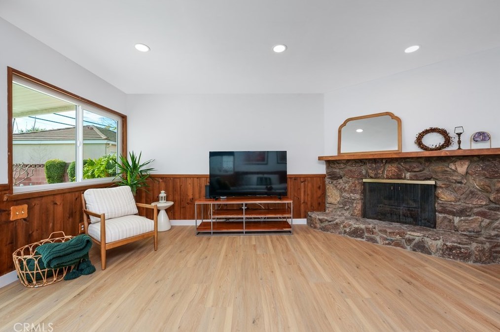 11842 Dorada Ave, Garden Grove CA  92840-5501 exterior
