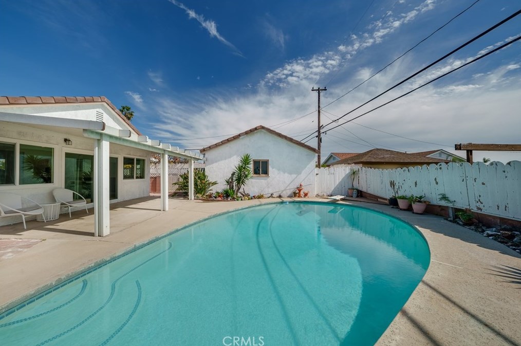 11842 Dorada Ave, Garden Grove CA  92840-5501 exterior