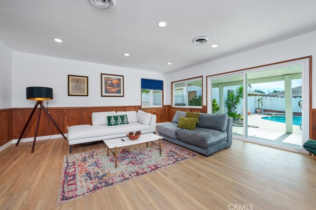 11842 Dorada Ave, Garden Grove CA  92840-5501 exterior
