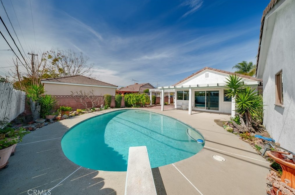11842 Dorada Ave, Garden Grove CA  92840-5501 exterior