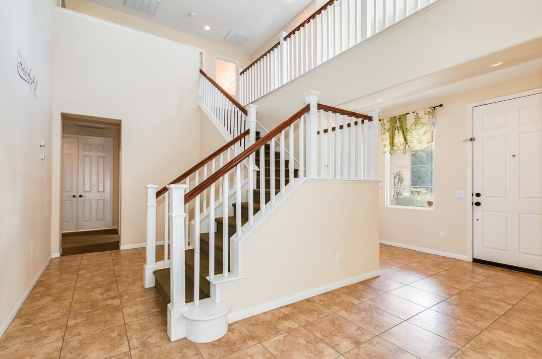 1550 Phoenix Dr, Beaumont CA  92223-7813 exterior