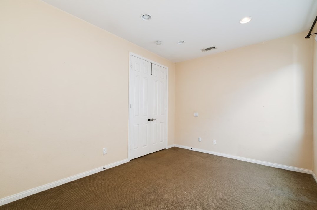 1550 Phoenix Dr, Beaumont CA  92223-7813 exterior