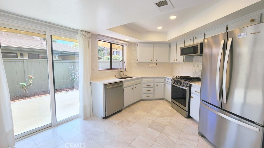 2327 Curtis Ct, Glendora CA  91741-4003 exterior