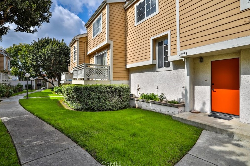 21934 Belshire Ave, Lakewood, CA 90716