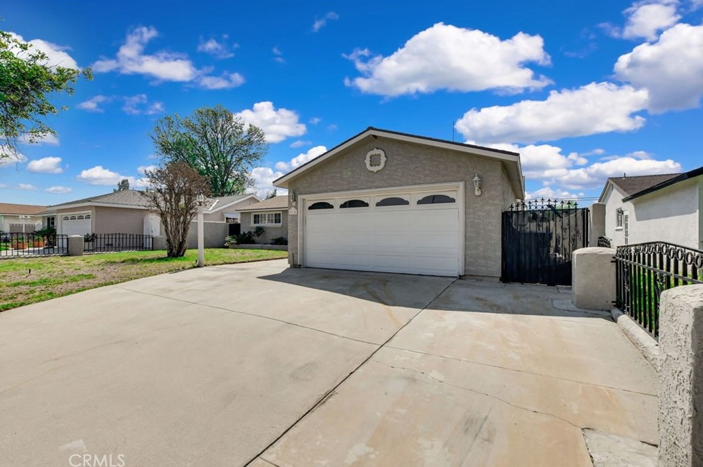 218 Foxbury Ave, Pomona, CA 91767
