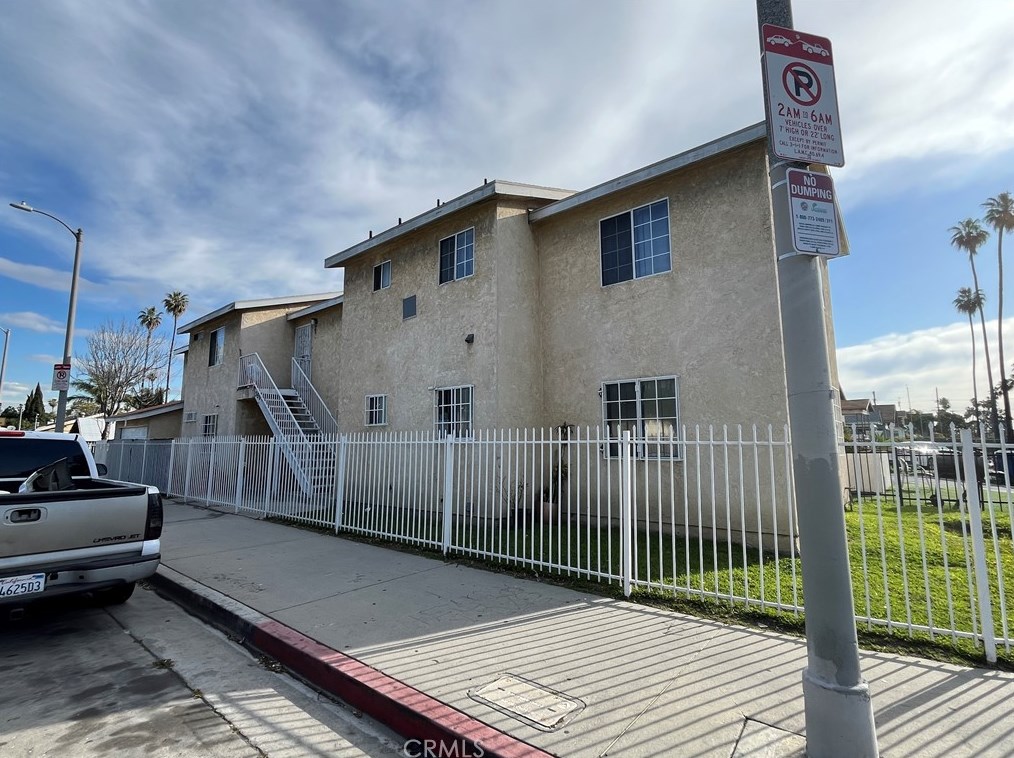 353 77th St, Los Angeles, CA 90003-2037