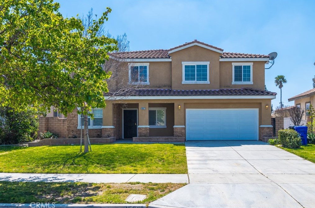 15657 Fontlee Ln, Fontana CA  92335-5480 exterior