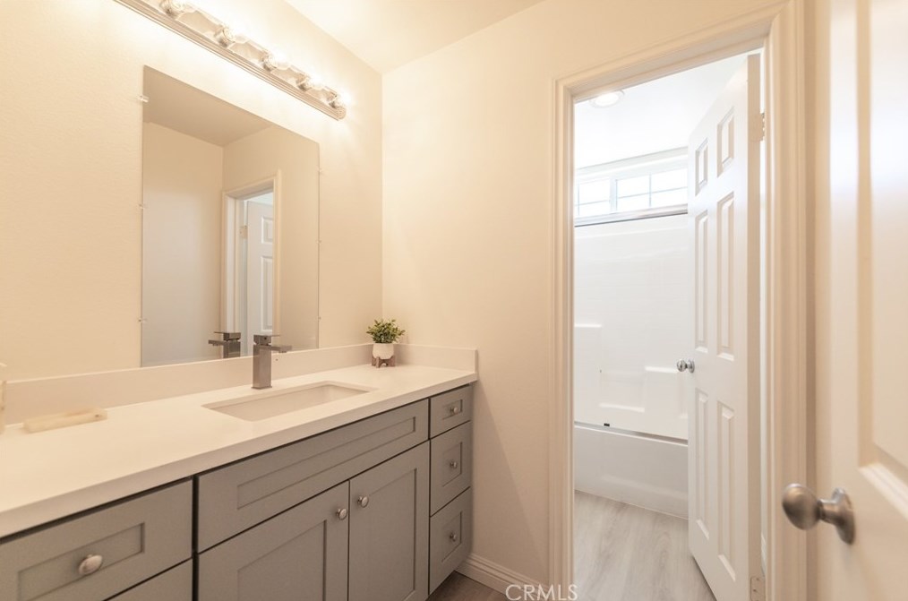 15657 Fontlee Ln, Fontana CA  92335-5480 exterior