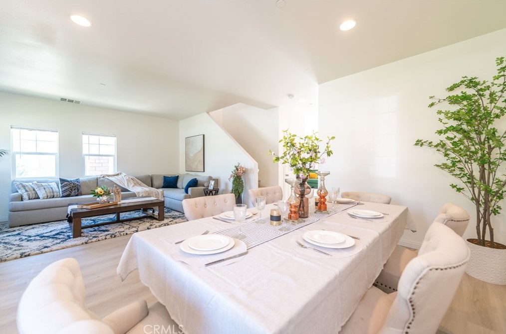 15657 Fontlee Ln, Fontana CA  92335-5480 exterior