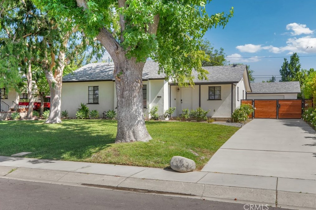 726 Granada Ct, Ontario, CA 91762-2222