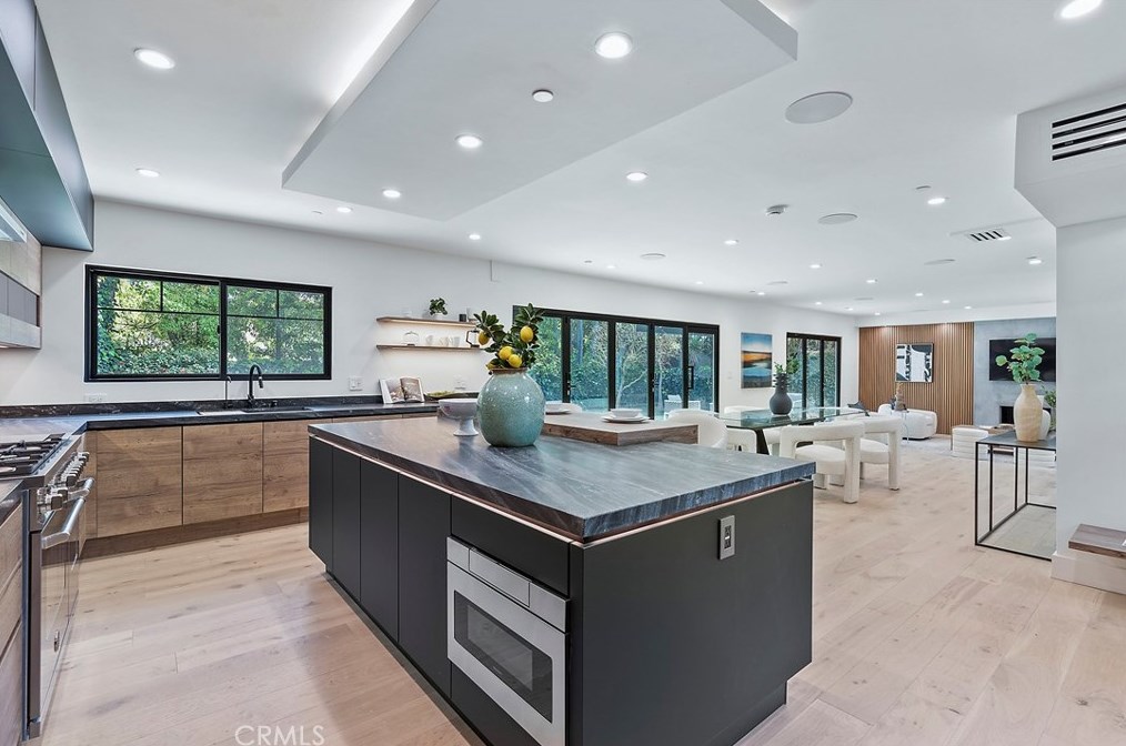 411 26th St, Santa Monica CA  90402-3105 exterior