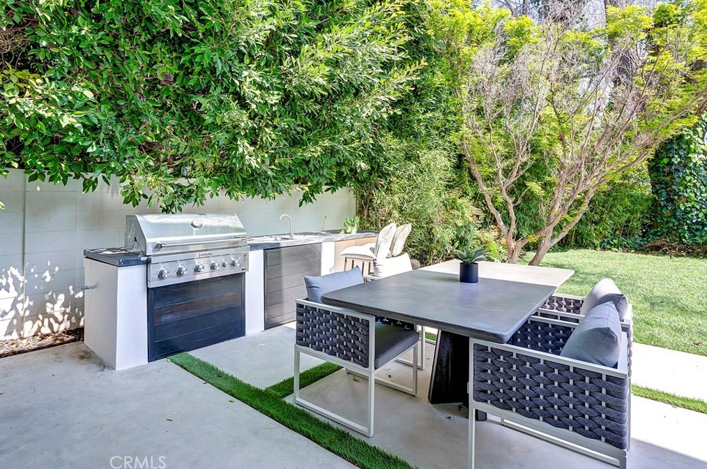 411 26th St, Santa Monica CA  90402-3105 exterior