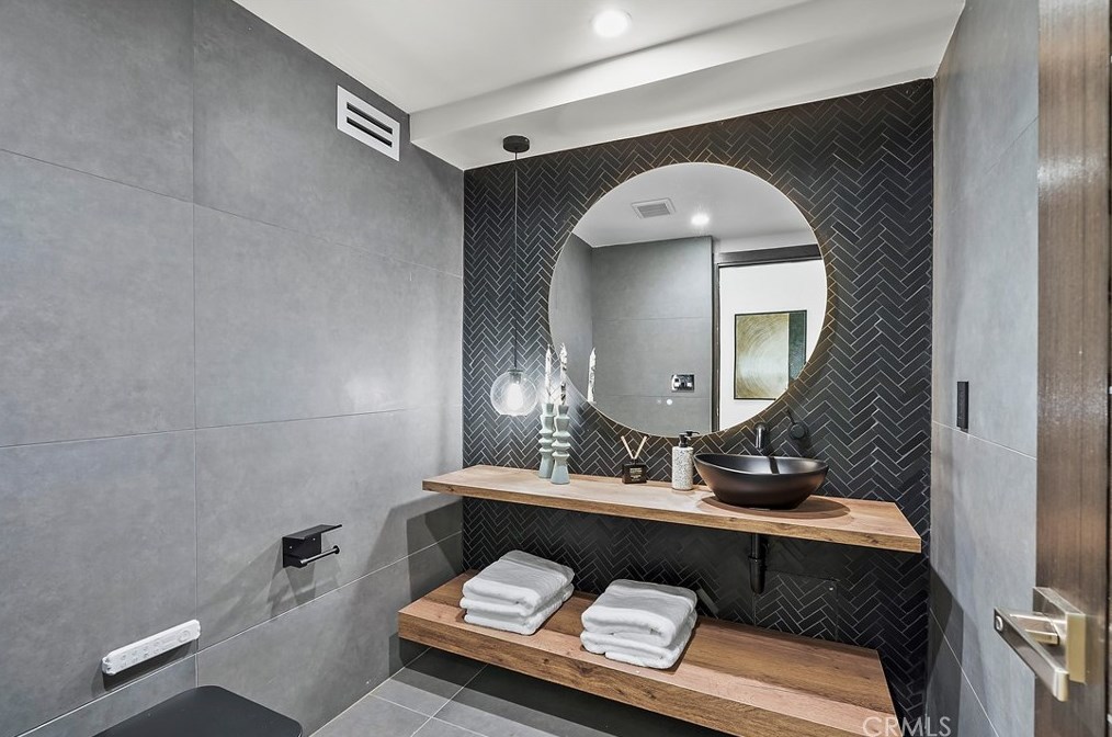 411 26th St, Santa Monica CA  90402-3105 exterior