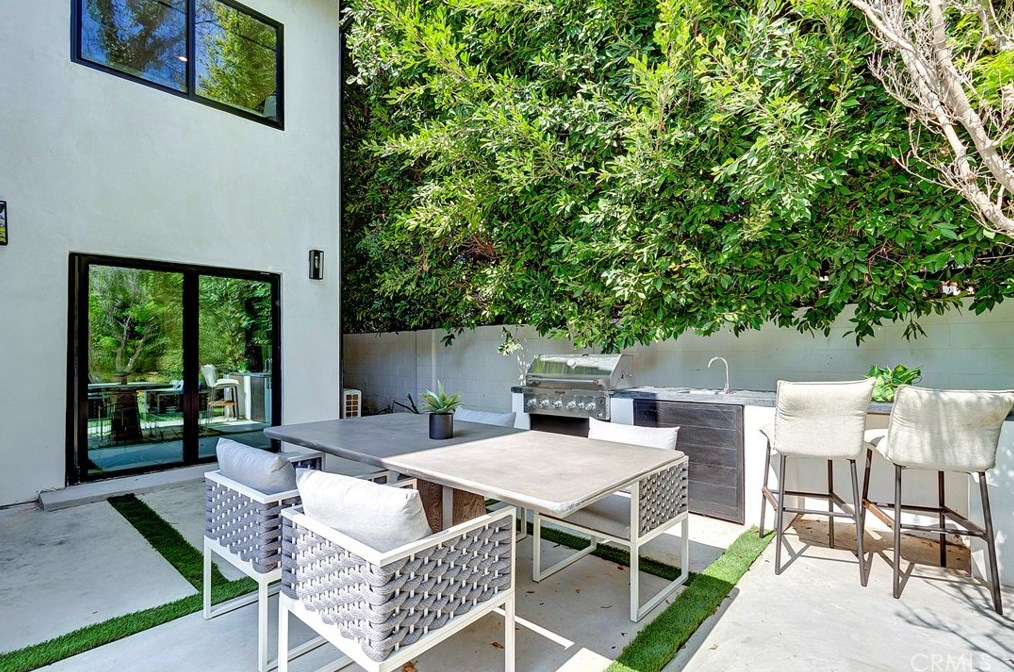 411 26th St, Santa Monica CA  90402-3105 exterior